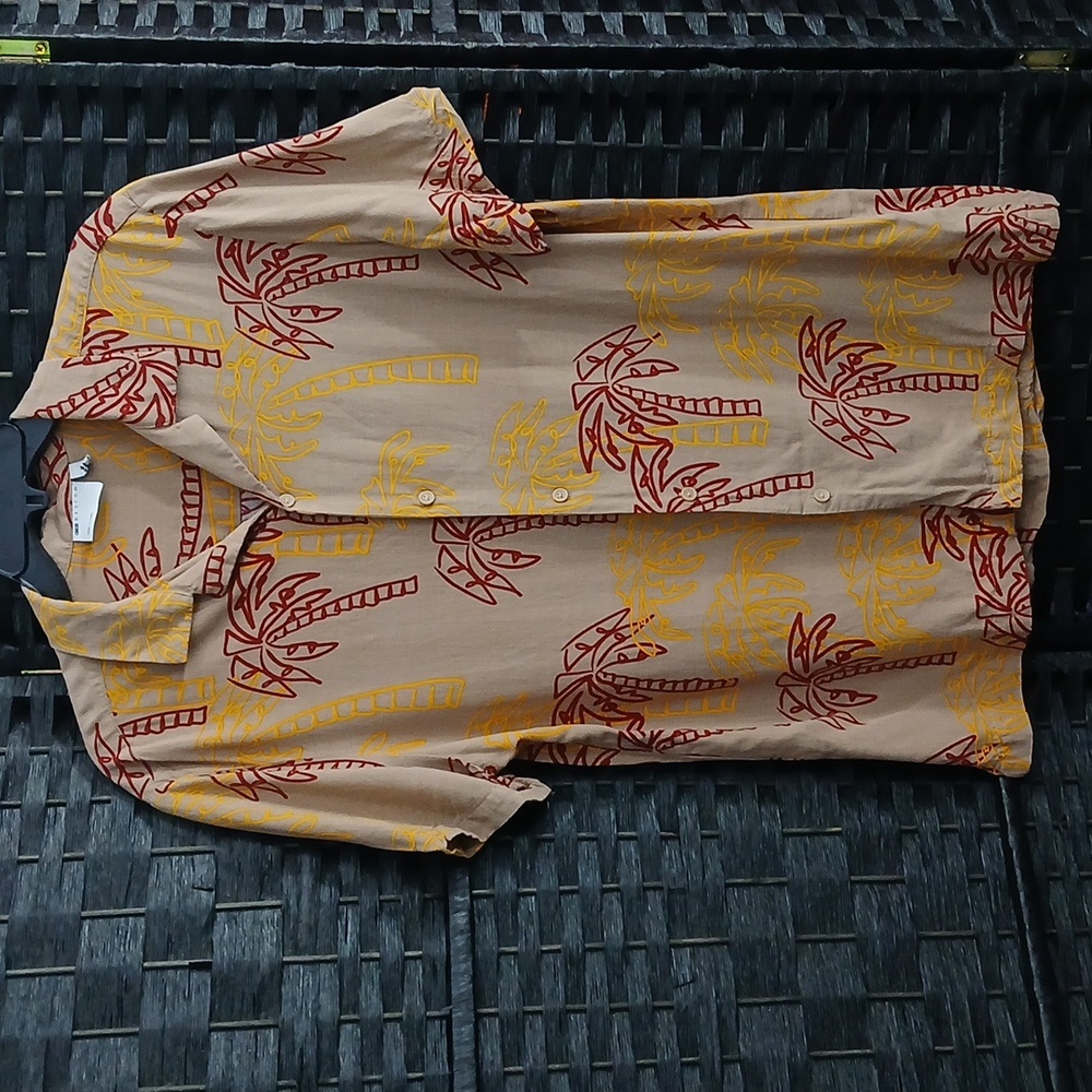 ASOS Design Mens Beige Red/Yellow Palm Print Casual Button Down Shirt SZ M